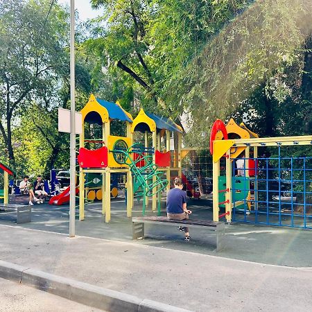 Жк Молодежный В Центре Алматы Almaty Exteriér fotografie