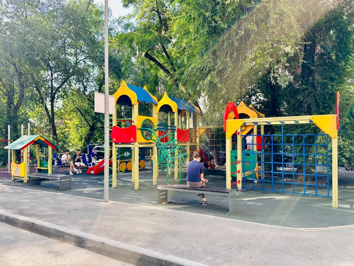 Жк Молодежный В Центре Алматы Almaty Exteriér fotografie
