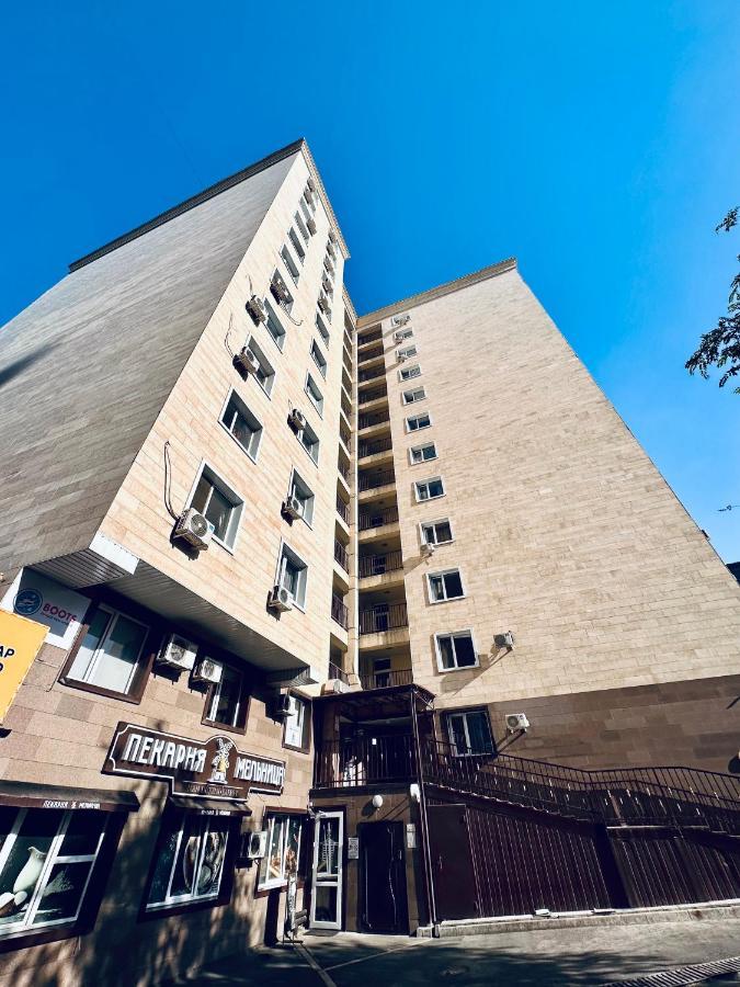 Жк Молодежный В Центре Алматы Almaty Exteriér fotografie